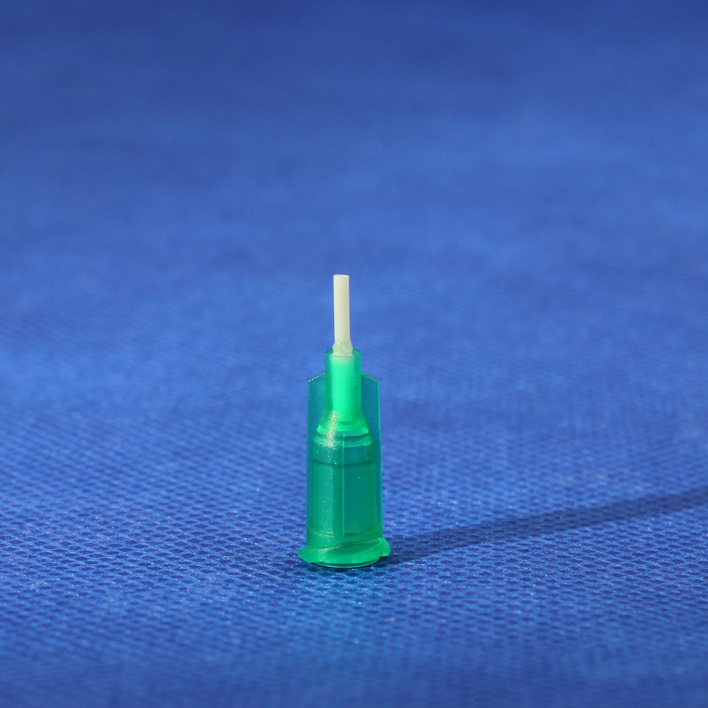 ProFlow 18G polypropylene tube tips ideal for dispensing pastes, epoxies, and thick materials